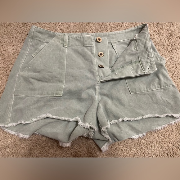 Size 29- Chelsea and violet green jean shorts - Picture 5 of 8